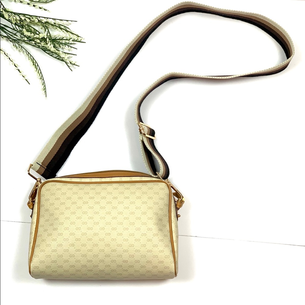 SOLD Gucci Vintage Monogram Crossbody Bag - Picture 2 of 16